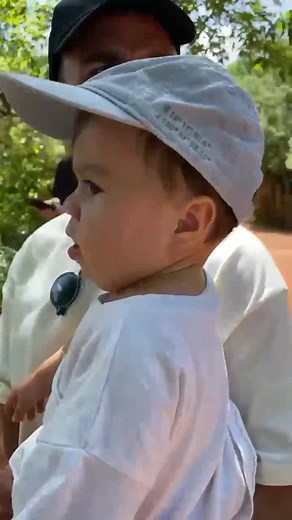 Being your dad is the best! 🦦