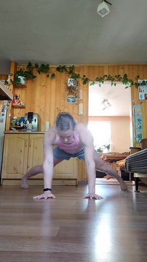 That felt so easy this time 😍 I love seeing progress! #muscle #gains #fyp #fittok #fitness #xyzbca #fitgirl #onearmpushups #pushupchallenge #pushup #pushups #streetworkout #calisthenics #pushupchallenge