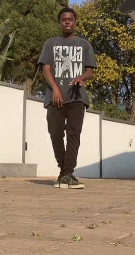 Exciting Footwork Dance Moves to a Catchy Song