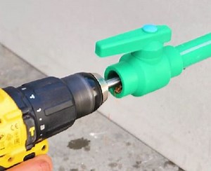 3.9M views · 3.9K reactions | Smart way to restore and install a water pipe connection! | 5-Minute Crafts | Facebook