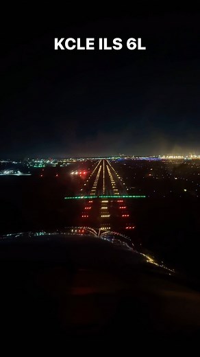 Sporty's Pilot Shop on Instagram: "Those ALSF-2 lights though 👀 What is your favorite approach lighting system? #ils #approach #ifr #instrumentflying #nightflight"