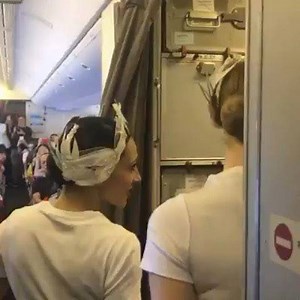 58K views · 856 reactions | Air France provides new entertainment by Ballet Opera de Paris for the passengers from Shanghai/Paris :) Retour de la tournée en Asie AF 117 Shanghai/Paris. "Le Lac des cygnes Лебединое озеро" @airfrance @balletoperadeparis #airfrance #ballet #balletentertainment #flightattendant #flight | Dance Channel TV | Facebook