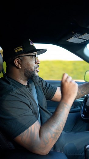 How do you define romance? #dailyquestion #questionoftheday #conversationprompts | MrHoward365