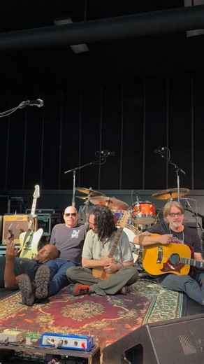 The dirty knobs are ready ready ready to rock and roll | Mike Campbell & The Dirty Knobs