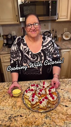 Today I’m going to teach you how to make some simple Vanilla Custard Pastries! #bake #baking #vanilla #custard #foodtiktok #chef #recipe #recipes