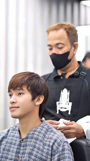 316 reactions | Don’t know what to get? Just say: ‘What do you think would look good on me?’ — your barber’s got the vision. Locations: Vista Mall, Taguig  Sm BF, Parañaque  Evia Lifestyle Center, Las Piñas  #GupitBrusko #BruskoBarbersPh #BruskoBarbers #BarbershopContents #Hairstyles #Hairstyleformen | Brusko Barbers Philippines | Facebook