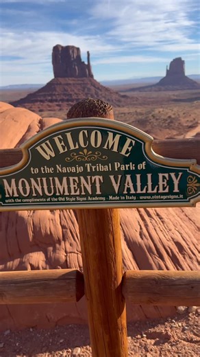 Jumbokondo on Instagram: "#モニュメントバレー #ナバホ族の聖地 #ナバホトライバルパーク #ユタ州 #ハリウッド映画ロケ地 #ジャンボ近藤大自然の旅 #ジャンボ近藤グランドサークル #ジャンボ近藤ツアーガイド #ジャンボ近藤プレゼン #ジャンボ近藤グラム #ジャンボ近藤シェア #ジャンボ近藤アメリカ紹介"