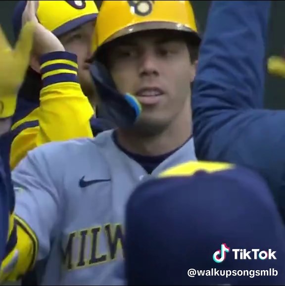 Christian Yelich’s Walk Up Song: SICKO MODE