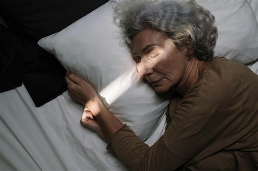 Why Seniors Wake Up Early: Understanding Sleep Problems and Improving Restful Nights