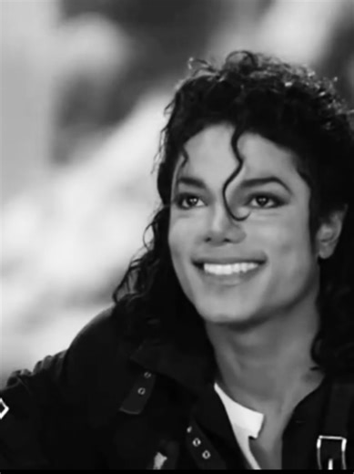 Her smile is beautiful.🤍 #michaeljackson #kingofpop #mjinnocent #foryou #moonwalkers