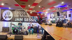 🎓🎶 Único grado oficial en Enseñanzas Artísticas Superiores de Música en el ámbito del rock, músicas urbanas y nuevas tendencias. 📝 Inscripciones abiertas hasta el 15 de mayo para las pruebas de acceso a la Escuela Superior de Música Jam Session. ℹ️ info e inscripciones para el curso 2023-24 ➤ https://jamsession.cat/pruebas-de-acceso-grado-universitario-en-musicas-actuales-curso-2023-24 | Centre Superior de Música Jam Session