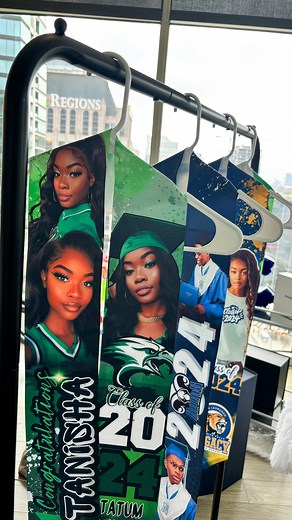 🙋🏽‍♀️Okay fam who all wants to learn how to make custom graduation stoles? Comment the word “grad” below. This graduation season if you have all the right tools and you market these grad custom items it at the right time, you can easily make $3,000 this season! Join the Graduation Challenge by commenting the word “grad” below so i can send you the link. In this challenge we will tell you the full supply list as well as teach you how to make •grad fans •Grad Shirt •Grad Stole using 8.5x11 paper