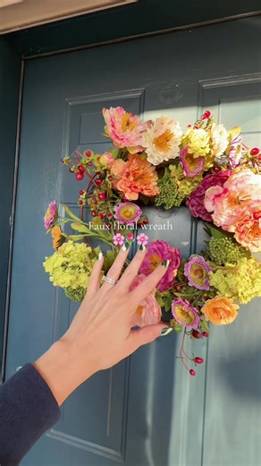 The porch update faux flower wreath everyone thinks is real! . #tiktokshopcreatorpicks #fauxflorals #fauxflowers #porchdecor #tiktokshopstockup
