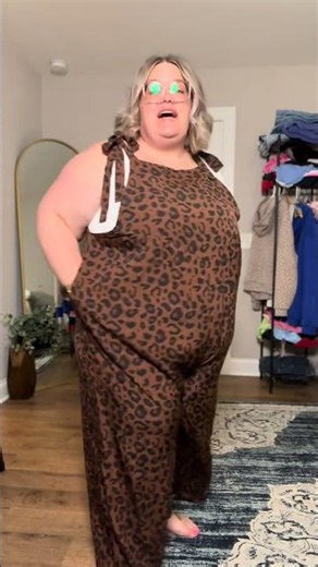 This plus size jumpsuit comes up to size 6X! It's leopard print and the straps are adjustable so