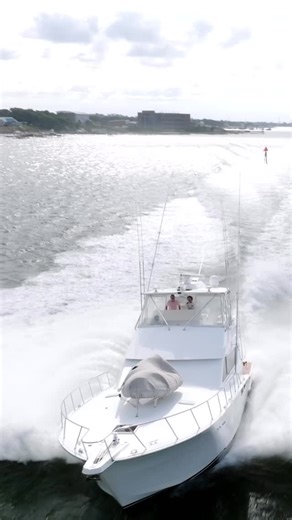 2003 Hatteras 60’ Convertible | $995,000 -Twin CAT C30s -New Digital CAT Engine Displays -New Garmin Electronics -New Dometic Ice Maker -New Starlink -New Headliner -Bottom Paint and Annual Maintenance Completed -Pipewelders Marine Hardtop Click the link in our bio to view the full list of updates and listing details. Broker Contact: Ian Ballantyne 336-420-1868 ian@riggsyachtsales.com #riggsyachtsales #buildcreatelead #riggsbigrigs #hatterasyachts | Riggs Yacht Sales