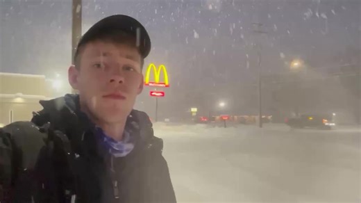 Here’s a live update from Fruitport, MI where Drew is currently intercepting heavy lake effect snow.