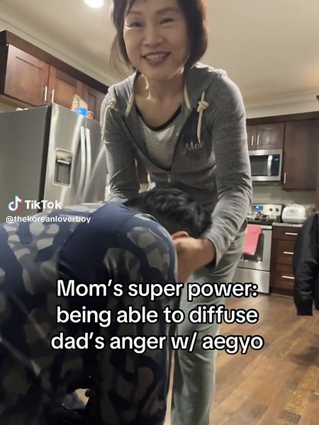 Cringe parents 😭 #korean #parents | saiki k parents