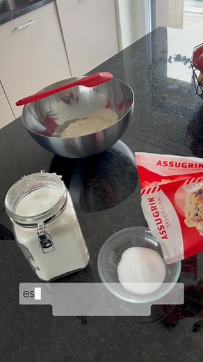 Aspartam? Unverträglich? Total künstlicher Geschmack? 🤢 Faaaalsch! Lasst uns mit den altmodischen Mythen um Zuckerersatz und Assugrin aufräumen. ☺️ Wir zeigen dir, wie Assugrin zu einer gesünderen und zuckerfreien Ernährung beitragen kann. Jetzt mehr erfahren! | ASSUGRIN.ch