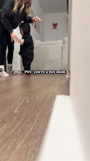 Kaycee Grace | Coach and Athlete on Instagram: "💙💙💙💙 #runner #charlotte #postpartumfitness #lifting #workout #running #postpartum #mom #mommy #toddlermom #marathon #momswhorun #momswholift #charlotte #nc #toddler #boymom #boy #explore"