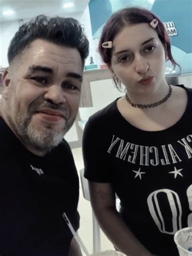 Reencuentro con mi hijita del corazón ❤️ después de casi dos meses sin verla. Te extrañé mucho mi amor 💖. Agradecido eternamente a tu mamá 🙏 porque, a pesar de nuestras diferencias, permitió que nos veamos un ratito. Te amo muchísimo @nai(ara)🕸️ 💕