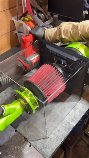 Zoep_Fab on Instagram: "【 AEM DRYFLOW 】 アメリカから直輸入しました🇺🇸 表と裏でフィルターの色が違う（表が赤、裏が白）のですが、それを撮り忘れてしまいました…。 Airflow (vs Stock) → 113% Filtration efficiency → 99.5% 日本で入手しやすいなら、選択肢としてかなり良いのだけど…！🥹 ※ダストは〜10μのものを使用しています。 ※純正のフローとの比較は車種によって変わるので、数値は参考程度でお願いします。 #airfilter #aem #testing #usdm"