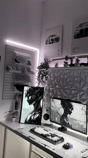 Shinra on Instagram: "Best full-size gaming keyboard? 🤔 | Happy Tuesday ✨ New keyboard collab with @redragon_usa Meet the Redragon Terraflare K762 Pro, a 104-key gasket-mounted board with hot-swap linear switches, tri-mode wireless, a 1.41” TFT smart screen, and a multi-function knob. Packed with sound dampening, vibrant RGB, and a 4000mAh battery, it’s built for both gaming and work without sacrificing comfort or features. Link in my Bio 🔗 Huge thanks to @redragon_usa for sending it over 🤍 C