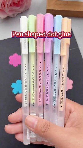This glue pen delivers precise positioning📏 for flawless adhesion of intricate and complex shapes. It dries in just 20 seconds, making it ideal for DIY craft projects✂️. It's a reliable tool for artists and craft enthusiasts.✏️🎨 | Flavoriltorn、f