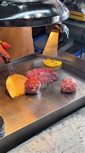 American Beef Smash Burger 🍔🔥 Three Beef Balls Get SMASHED!