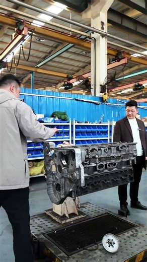 Follow the camera and explore the secrets of the engine factory together.