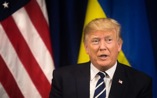 ΕΚΤΟΞΕΥΘΗΚΕ η μετοχή του ομίλου του! ΠΩΣ Ο ΤΡΑΜΠ έβγαλε 1 δισ. δολάρια σ’ ένα 24ωρο...