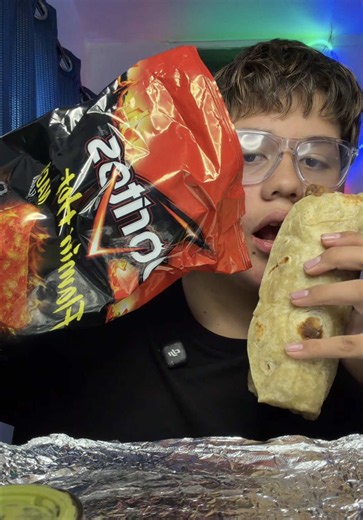 No spill challenge, with a burrito and hot flaming Doritos #mukbang #mukbangeatingshow #asmrmukbang #burrito #nospillchallenge