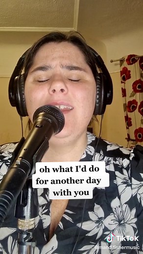 I have written this song for anyone missing their beautiful mums in heaven right now ❤️ Miss you mumsy 🕊 💔 #missyoumum #originalsong #angelsperspective #missyou #loveyou #fyp #viral #trending #trend #goviral #heaven #angels #loss #grief #healing #funeralsong #memorialsong