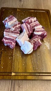 4M views · 79K reactions |  Bůčkovka  Pomalu tažený bůček v sádle, víně, s česnekem cibulí a bylinkami. #bůček #zavařování #svačina #chuťovka #kpivu | Těhotnej kuchař | Facebook