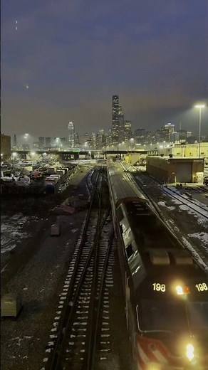 The Sound Of Chicago Metra Cutting Through Winter Air #trainspotting #asmr
