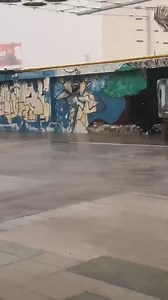 137K views · 2K reactions | FOOTAGE: Mesmerizing scenes of heavy rainfall at Luckyone Mall, Karachi, coupled with strong winds. What a delightful beginning to the SOUTHWEST MONSOON! The intense heat has eased for now in areas where it rained, with temperatures falling to 28-31°C from the scorching 39-41°C. الحمدللہ | Karachi Weather Updates شہر قائد کا موسم | Facebook