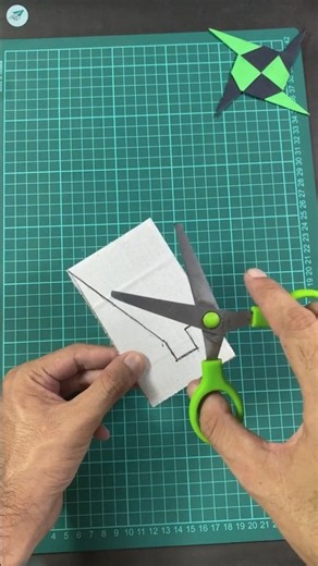 Don’t Throw Away Cardboard! 😱 Make This Phone Stand 📱 | Easy DIY #shorts