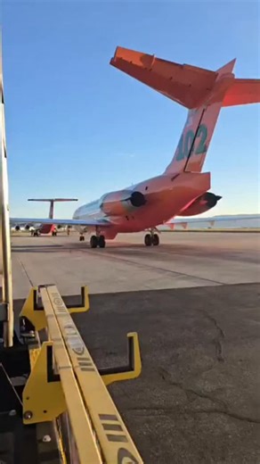 MadDogSeries on Instagram: ". Operator: Erickson Aero Tanker 🇺🇸 Aircraft : McDonnell Douglas MD-87 🛑 Config : Firefighter 📽️ by @kaden______hunt #ericksonaerotanker #aviation #pilot #McDonnellDouglas #DC987 #MD87 #N292EA #t102 #maddog #KCDC #aviationgeek"