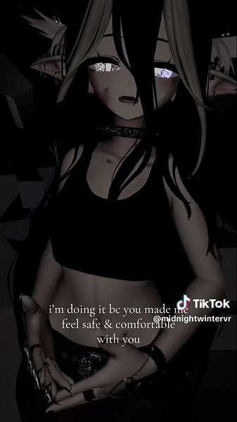 Exploring Food Preferences in VRChat Conversations