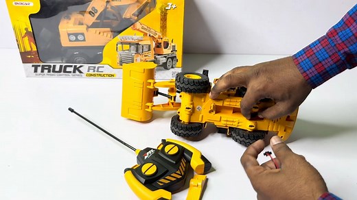 拆箱RC挖掘机、RC JCB和RC推土机拆箱和测试