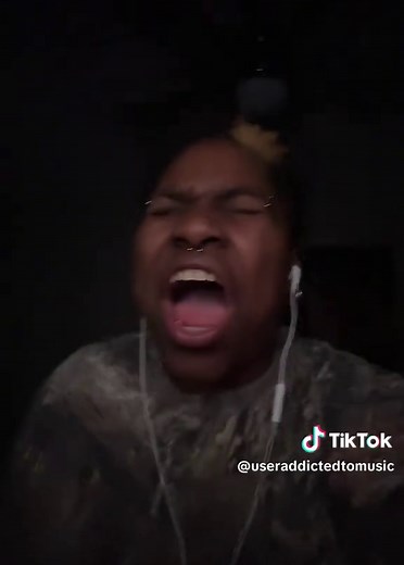 Glee Cast Covers 'Creep' by Radiohead Featuring Kristin Chenoweth