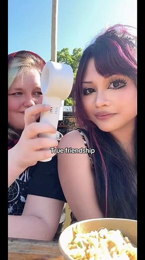 DFFF: Don’t forget to fan your friends. Ft ‪@ninstone‬ #livehighlights #gyaru #artoftaste #amsterdam
