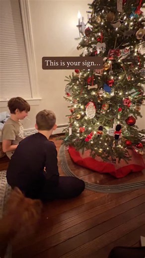 This is your sign to turn all of your Christmas pictures into Norman Rockwell paintings. #christmas #christmasmemories | Journeys and Jaunts