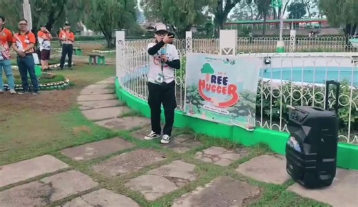 🫶🏻🌳💚 #treehugger #treehugging #valentinesday #fmb