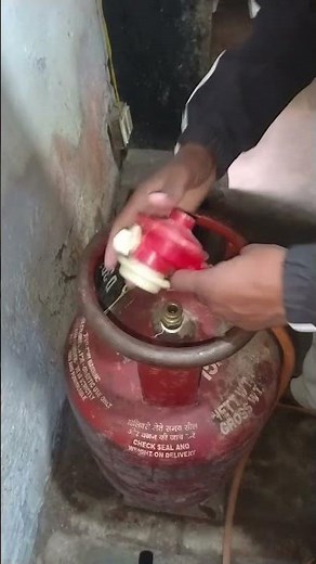 How to Install a Gas Regulator | Step-by-Step LPG Cylinder Guide #dailydoseab #viralshorts #shorts