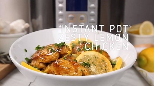 Bursting with fresh flavors of garlic, rosemary, and zesty lemon... this just might be your new favorite chicken recipe 🍋🧄🌿 Try this quick, easy, and delicious Zesty Lemon Chicken Recipe today 😋 | Instant Pot