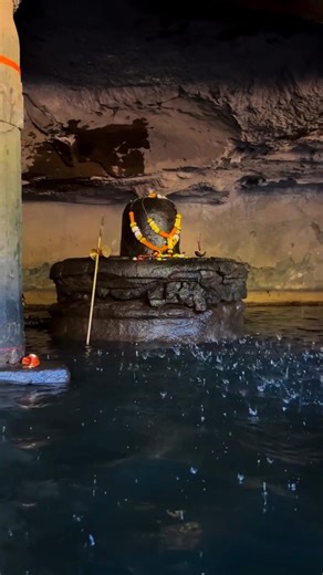 The world will end when this pillar breaks 🙏