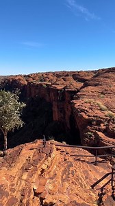 📍Kings Canyon, Watarrka National Park The 6km rim walk is one of the best! Once you get past the 500 steps at the start the rest will have you in awe!! The towering criss cross sandstone domes, high cliff faces and lush vegetation of the Garden of Eden, this walk has it all. Thanks The Van Life Got Us, glad you enjoyed your walk around Kings Canyon. | Visit Central Australia