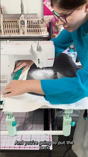 Here's how to load your quilt onto the Mini Quilter! #quilt #quilting #quilter #quiltingtutorial