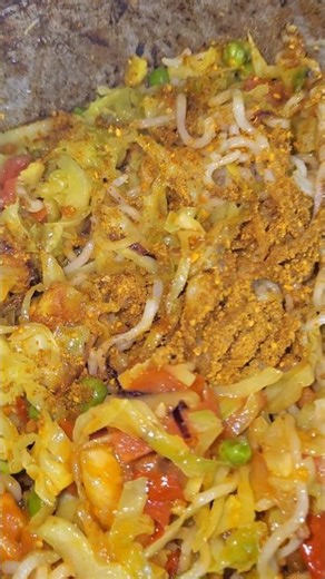 ମୁଢ଼ି Maggie କିଏ ଖାଇଚ 🤤#shorts #maggie #odiaminivlog