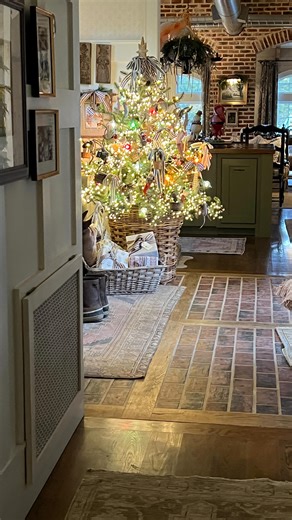 patsy schmidt on Instagram: "Some moments of joy from the past week, I think I need to bring back sharing gratefuls. Because when I look back at pictures and videos I’ve taken, it is impossible to not be filled with gratitude. Even in the hard, there is oh so much to be grateful for❤️ Jeffrey and I made our yearly overnight trip to market in Atlanta, which always includes dinner at Houston’s. We both have been excited about this trip for months…I love how much I still love spending time with him